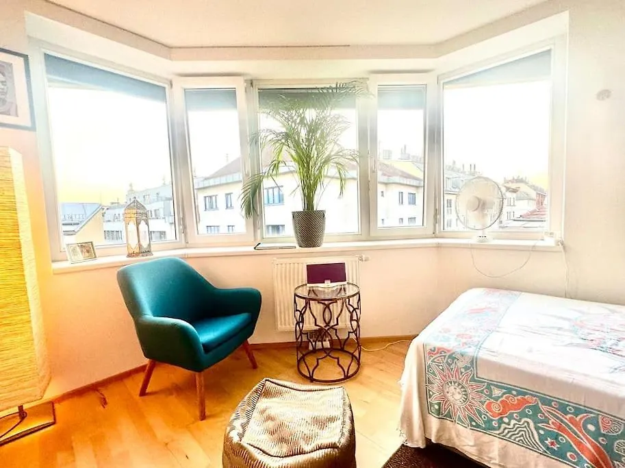Charming Flat On Top Floor With Great View Apartment Vienna